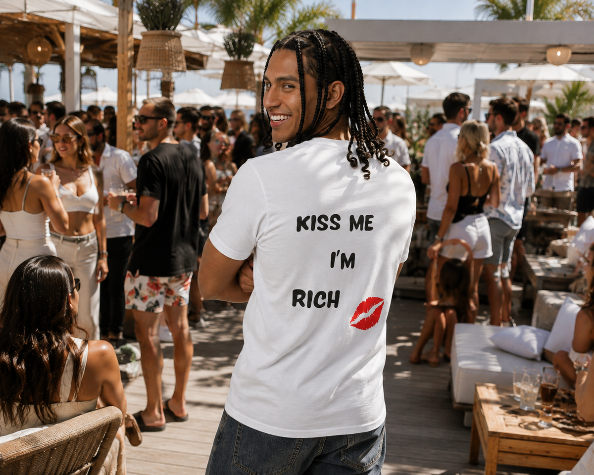 T-shirt Kiss Me I'm Rich